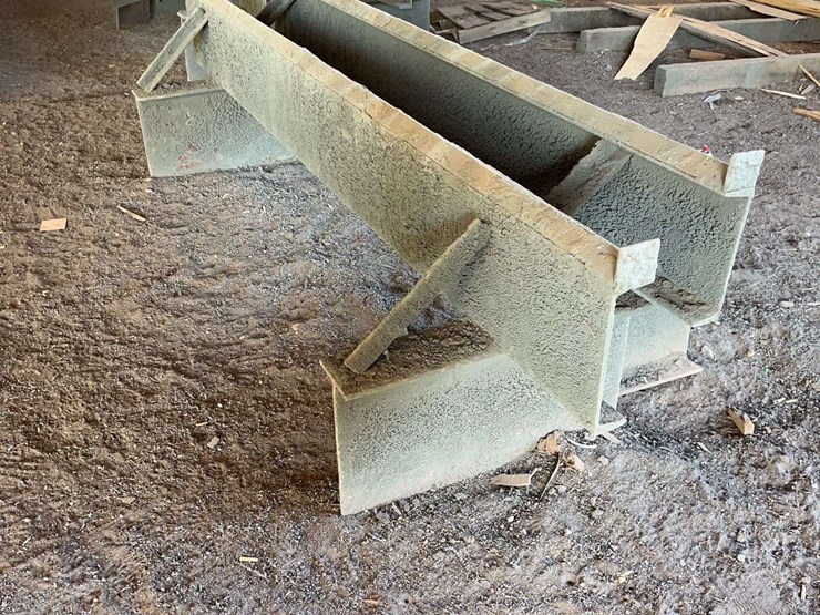 (6)-steel-horses-with-steel-table-image-6