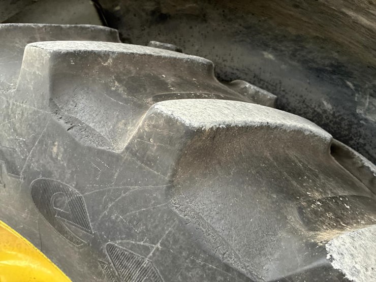 john-deere-8335r-image-55