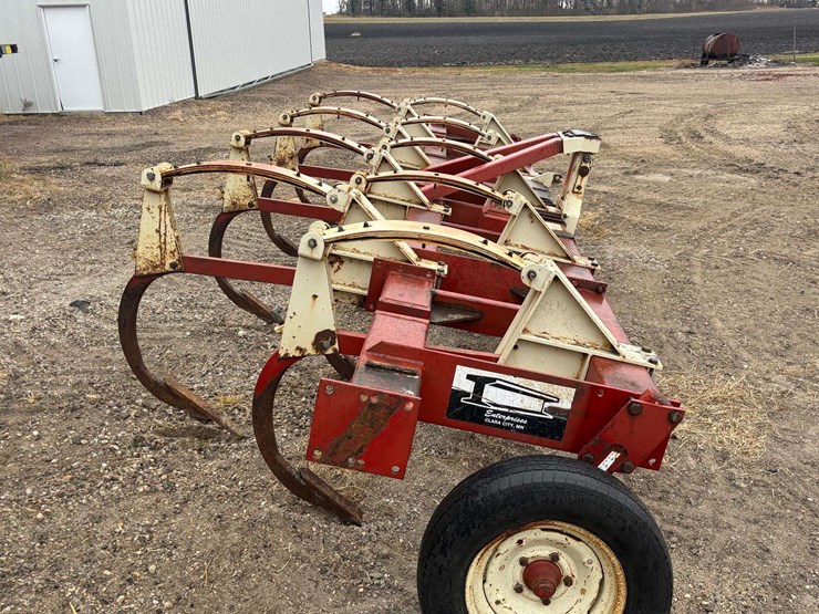 3-point-tebben-ripper,-9-shank,-24”-spacing-image-2