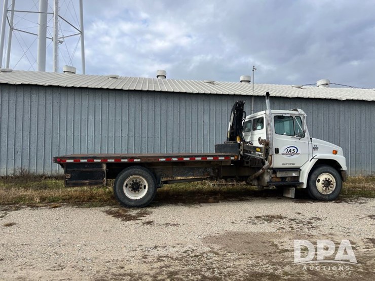 1999-freightliner-fl70-image-6