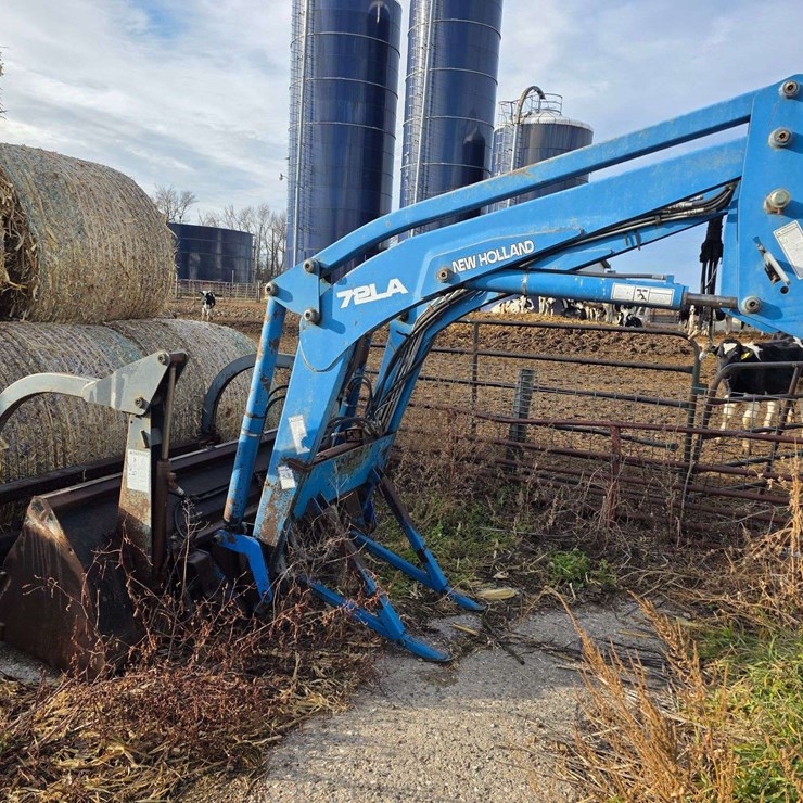 NEW HOLLAND 72LA