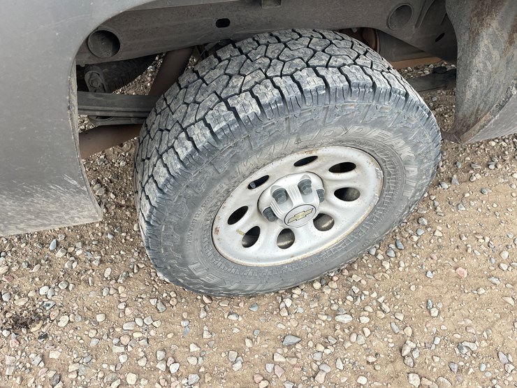 #1125-•-2013-chevrolet-silverado-pickup-truck-(has-mn-title)-image-10