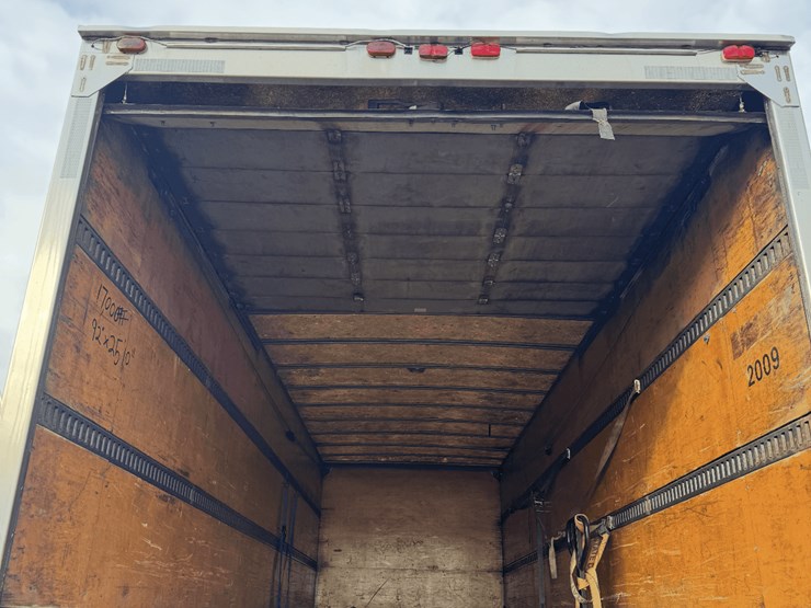 1992-international-805-box-truck,-shows-54,622-miles,-9-speed-transmission,-11r22.5-tires,-26.5’-box-image-38