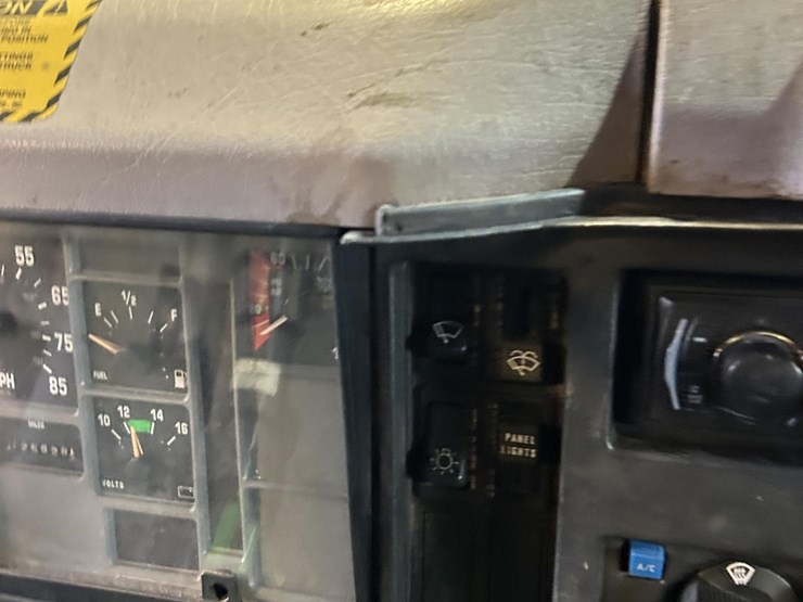 1998-international-s2500-image-26