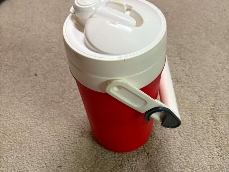 miscellaneous-lot:-igloo-water-cooler,-solar-led-umbrella-lights,-ucare-happy-light,-tom-tom-gps,-co-image-9