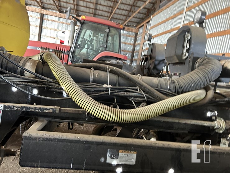 2004-white-8516-image-29