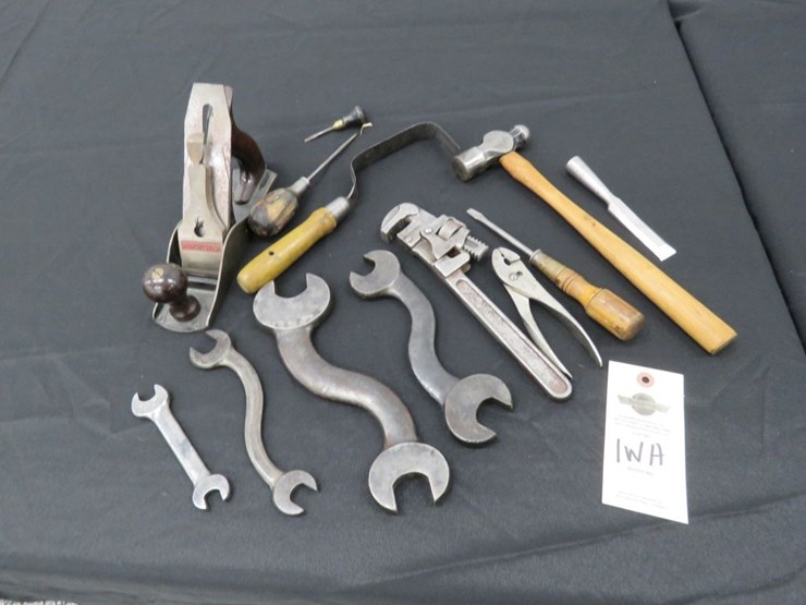 winchester-&-misc.-tools-image-1