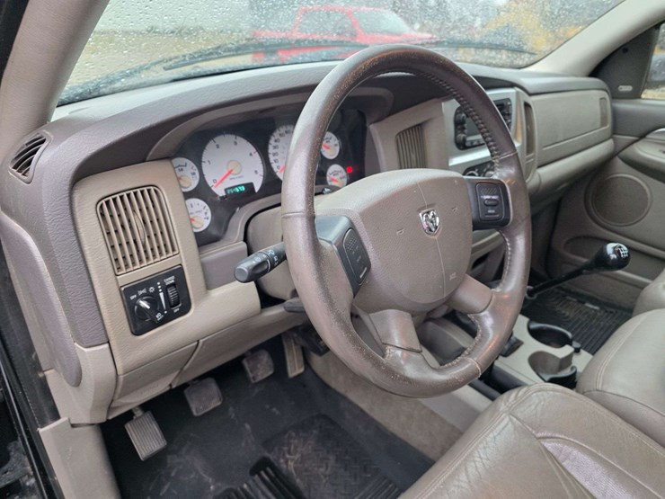 2005-dodge-ram-3500-image-32