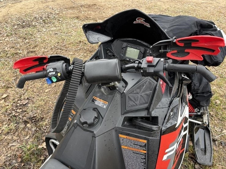 polaris-rush-pro-r-600-snowmobile-image-5