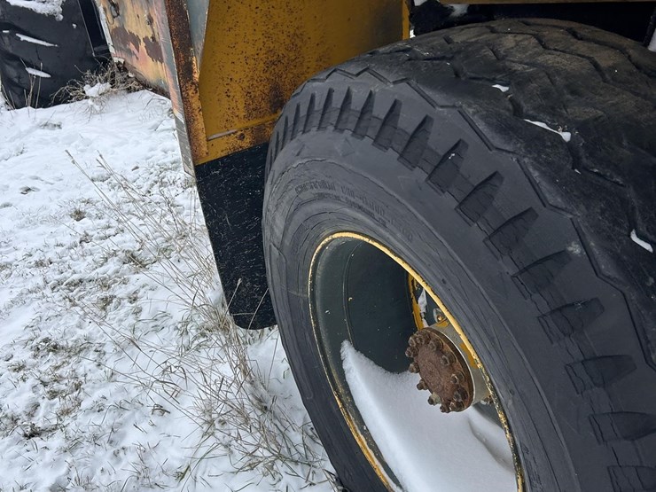 1981-oshkosh-green-snow-blower-image-41