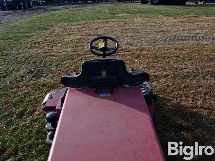 toro-groundmaster-223-d-riding-lawn-mower-image-10