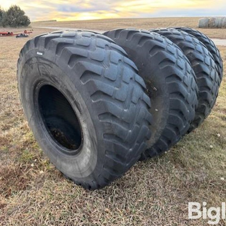 Michelin XTLA 20.5-25 Tires