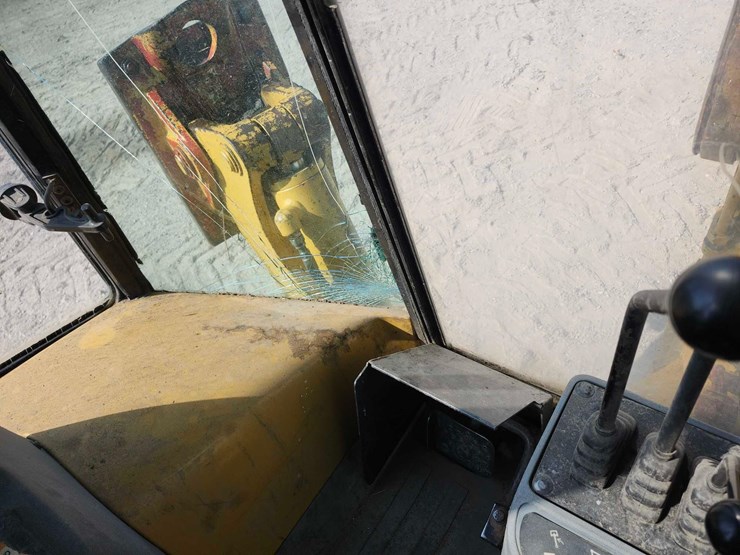 1997-caterpillar-416c-image-32