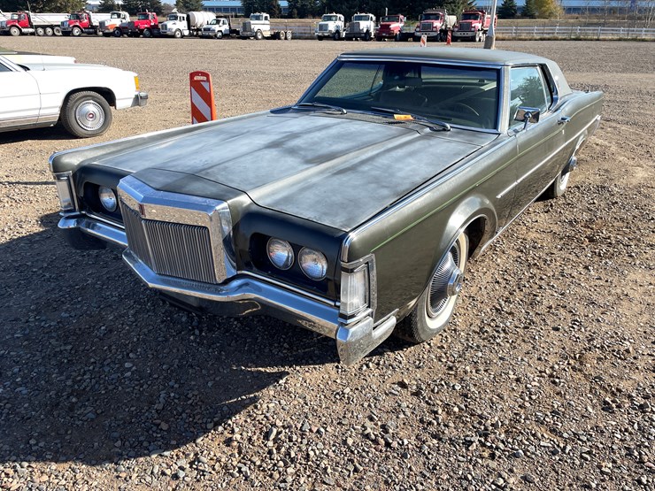 #1202-•-1969-lincoln-mark-3-continental-**must-be-trailered**(has-mn-title)-image-1