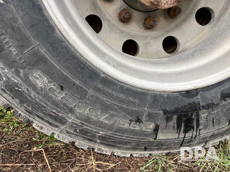 2005-kenworth-t800-image-15