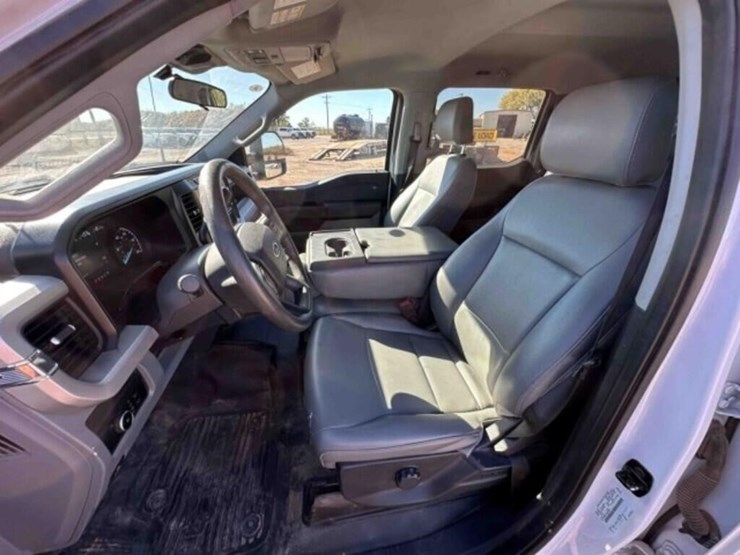 2024-ford-f350dually-1-ton-image-33