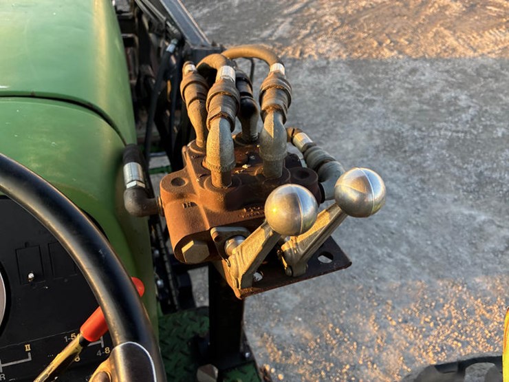 john-deere-2940-image-60