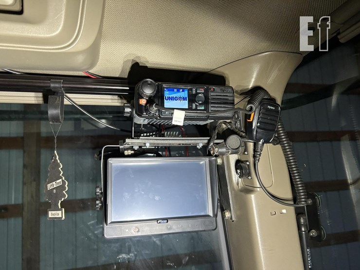 2022-john-deere-9r-590-image-46