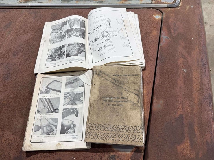 1970-fiat-spider-convertible,-non-running,-turns-over,-with-title-and-books-image-17