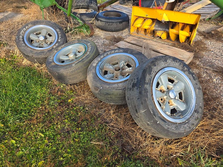 (4)-mid-70’s-chevrolet-rally-wheels,-missing-1-center-cap,-all-trim-rings-are-there,-buying-all-for-image-1