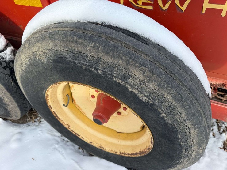 new-holland-185-image-12