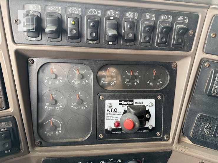 2003-kenworth-t2000-image-38