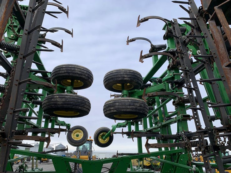 john-deere-2210-image-16