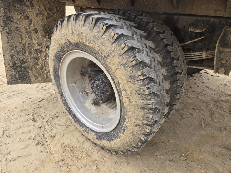 1996-ford-f700-image-8