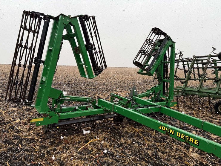 john-deere-200-image-4