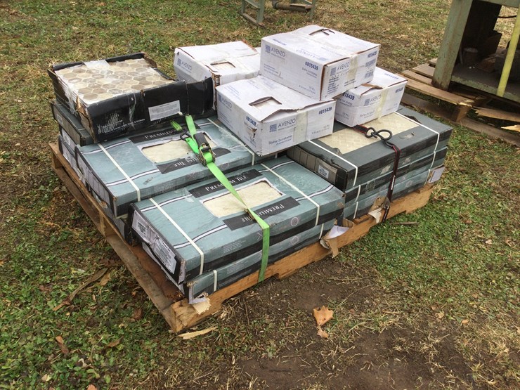 #4804-•-pallet-of-floor-tile:-location:-w2486-smise-rd,-oostburg,-wi-53070-image-4