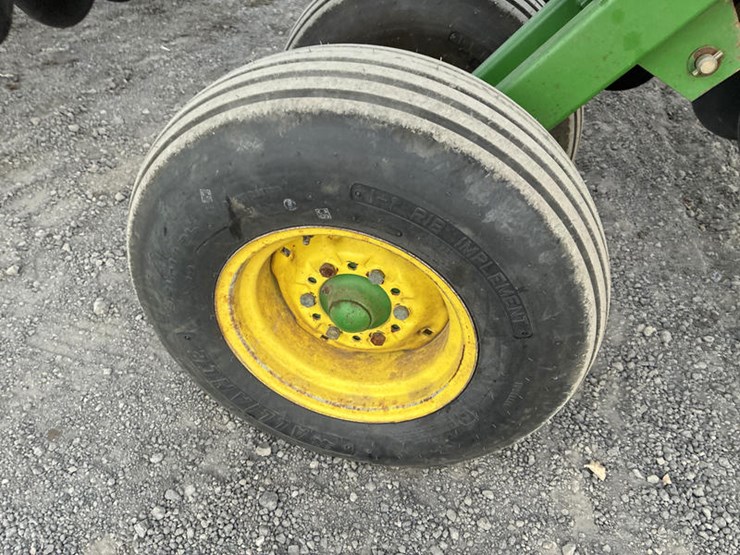 john-deere-630-image-18