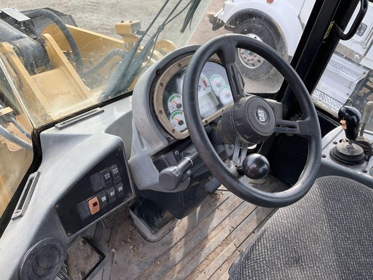 caterpillar-928h-image-25