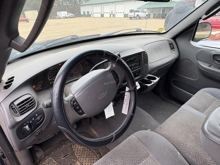 ford-f150-xlt-image-12