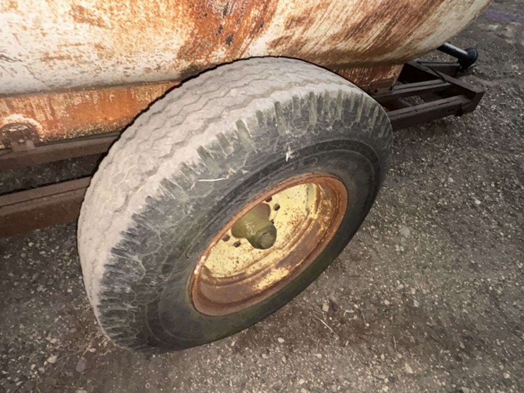 liquid-manure-vacuum-tank,-540-pto,-approx-1500-gal-image-6