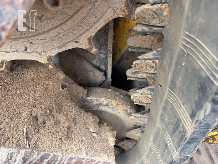 new-holland-c227-image-18