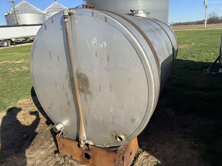 1200-gal-stainless-tank-image-3