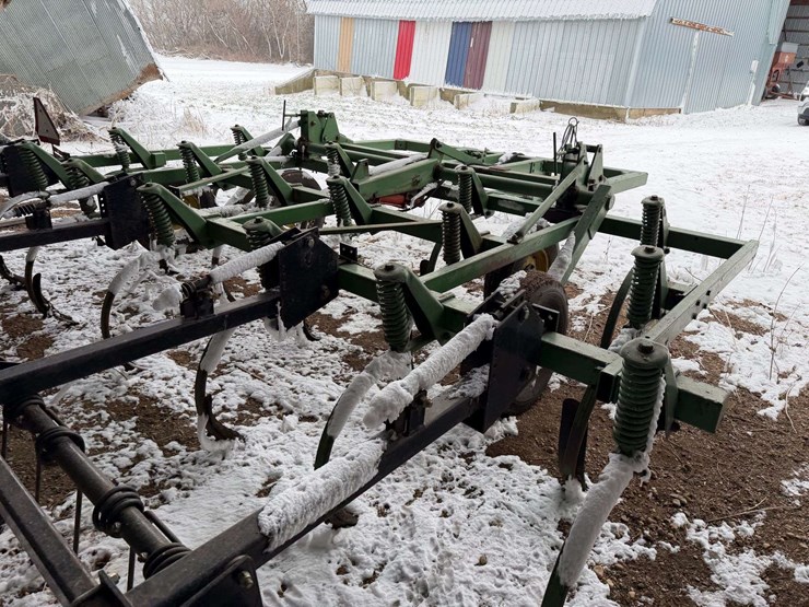 john-deere-17-image-8