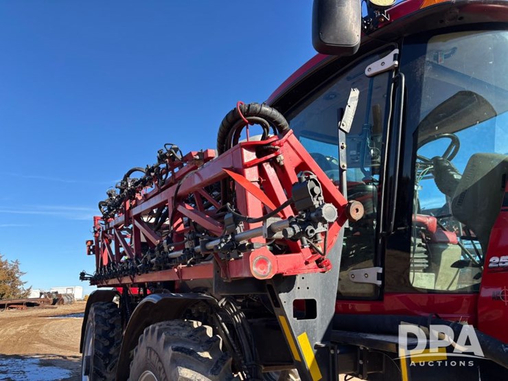 case-ih-patriot-4440-image-99
