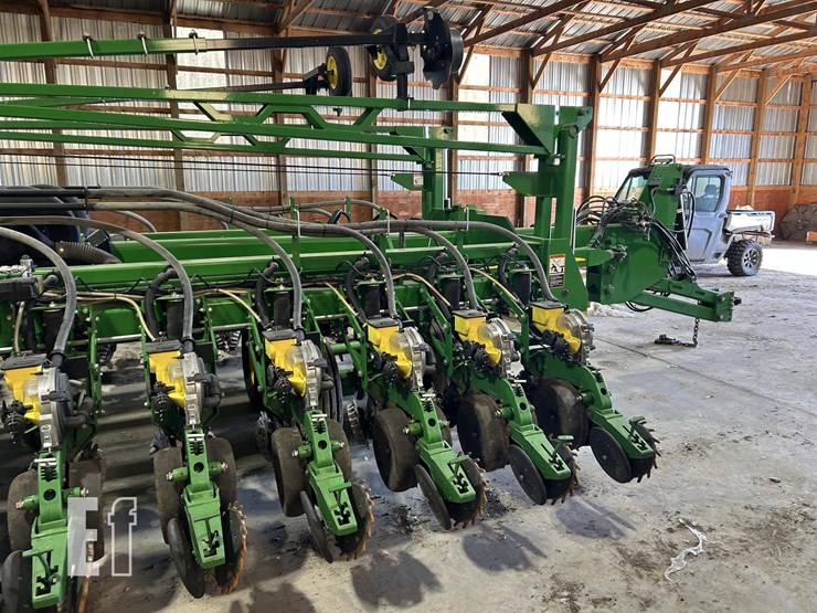 2014-john-deere-db60-image-7