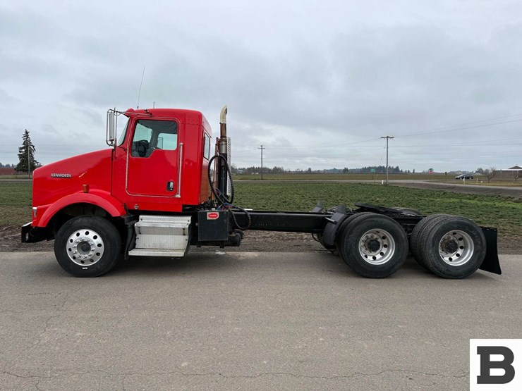 2004-kenworth-t800-image-2