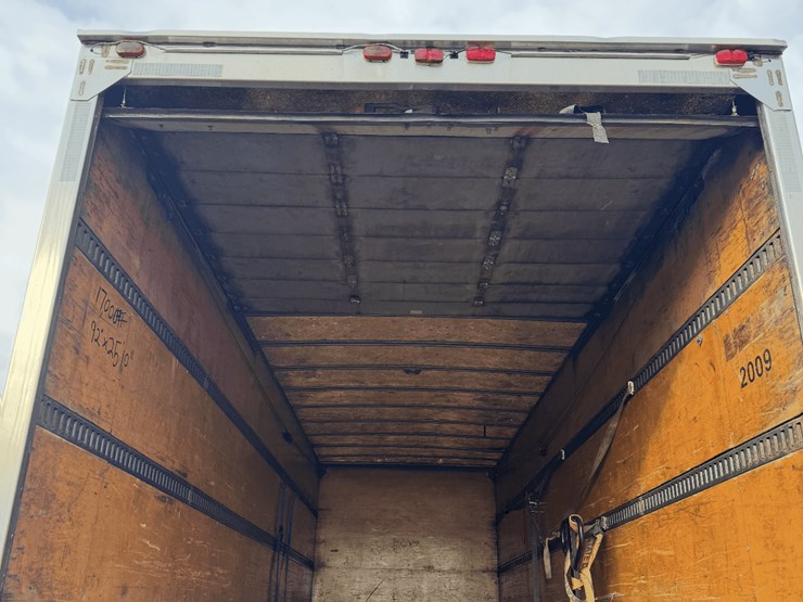 1992-international-805-box-truck,-shows-54,622-miles,-9-speed-transmission,-11r22.5-tires,-26.5’-box-image-39