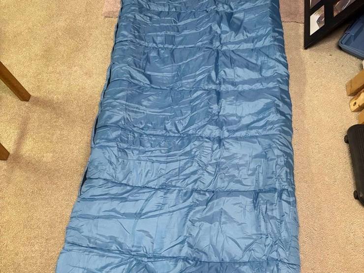 tent-and-sleeping-bag,-ozark-trail-junior-dome-tent,-6’-x-5’,-used-once,-eureka-sandstone-45-sleepin-image-5