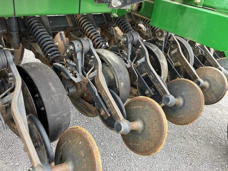 john-deere-1590-image-11