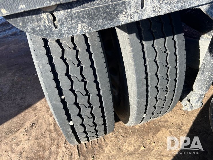 2009-kenworth-t800-image-14