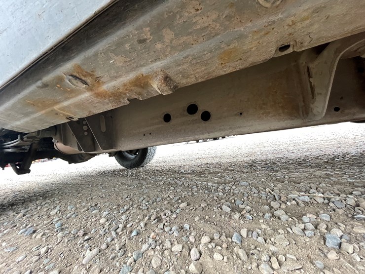 #1125-•-2013-chevrolet-silverado-pickup-truck-(has-mn-title)-image-14