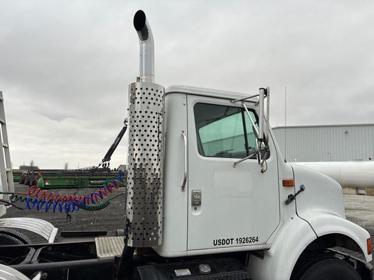 case-ih-8100-image-19