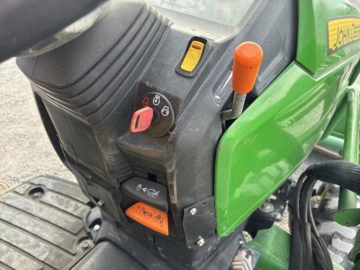 john-deere-1025r-image-49