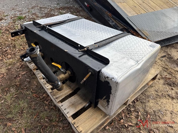 aluminum-pto-oil-tank-image-2