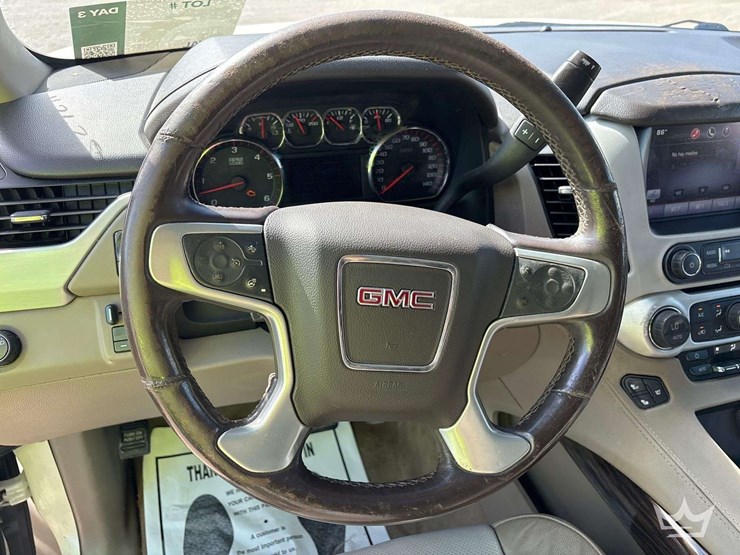 2015-gmc-yukon-xl-image-12