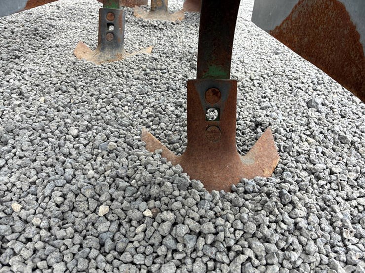 john-deere-845-image-9